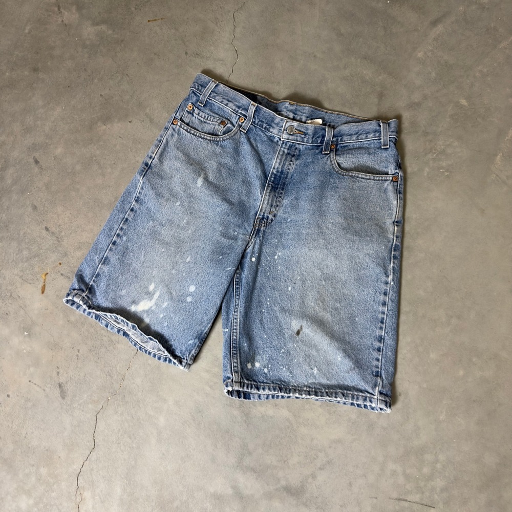 Vintage Levi's 550 Relaxed Fit Denim Shorts Mens 36 Blue Baggy Paint Splatter